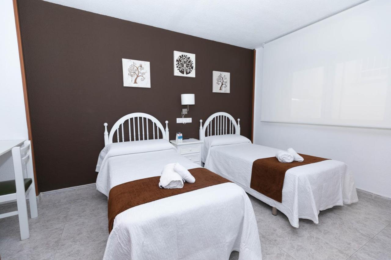 Hostal Gran Via Pinto Extérieur photo