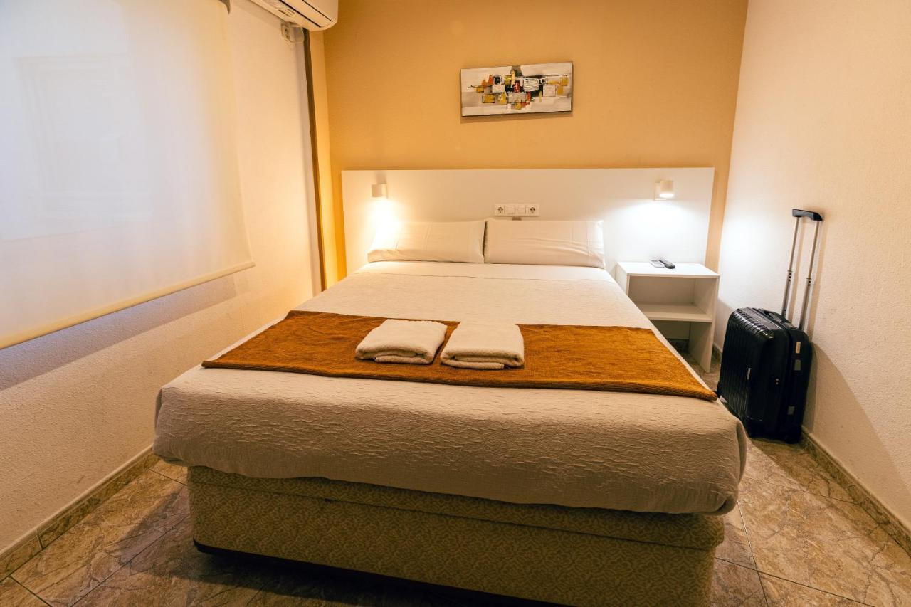 Hostal Gran Via Pinto Extérieur photo