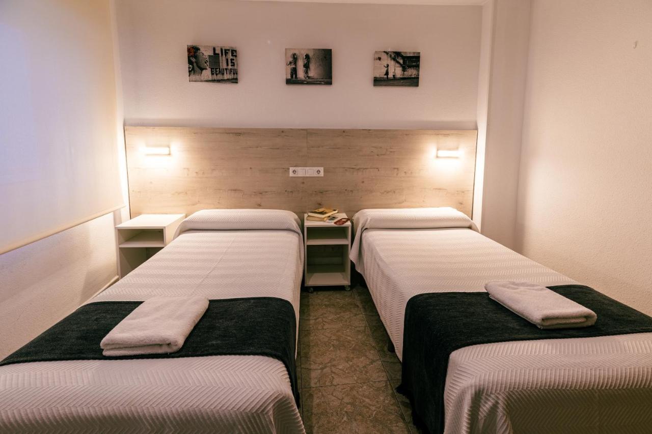 Hostal Gran Via Pinto Extérieur photo