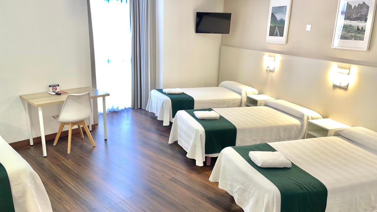 Hostal Gran Via Pinto Extérieur photo