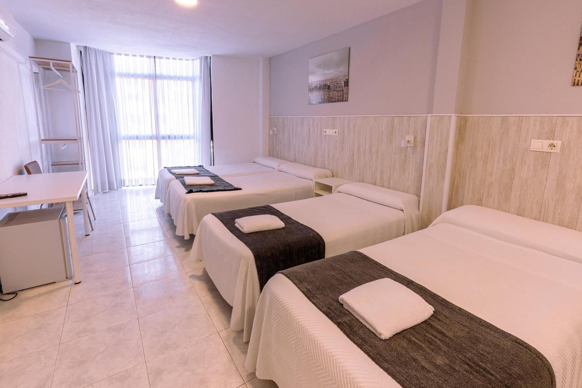 Hostal Gran Via Pinto Extérieur photo