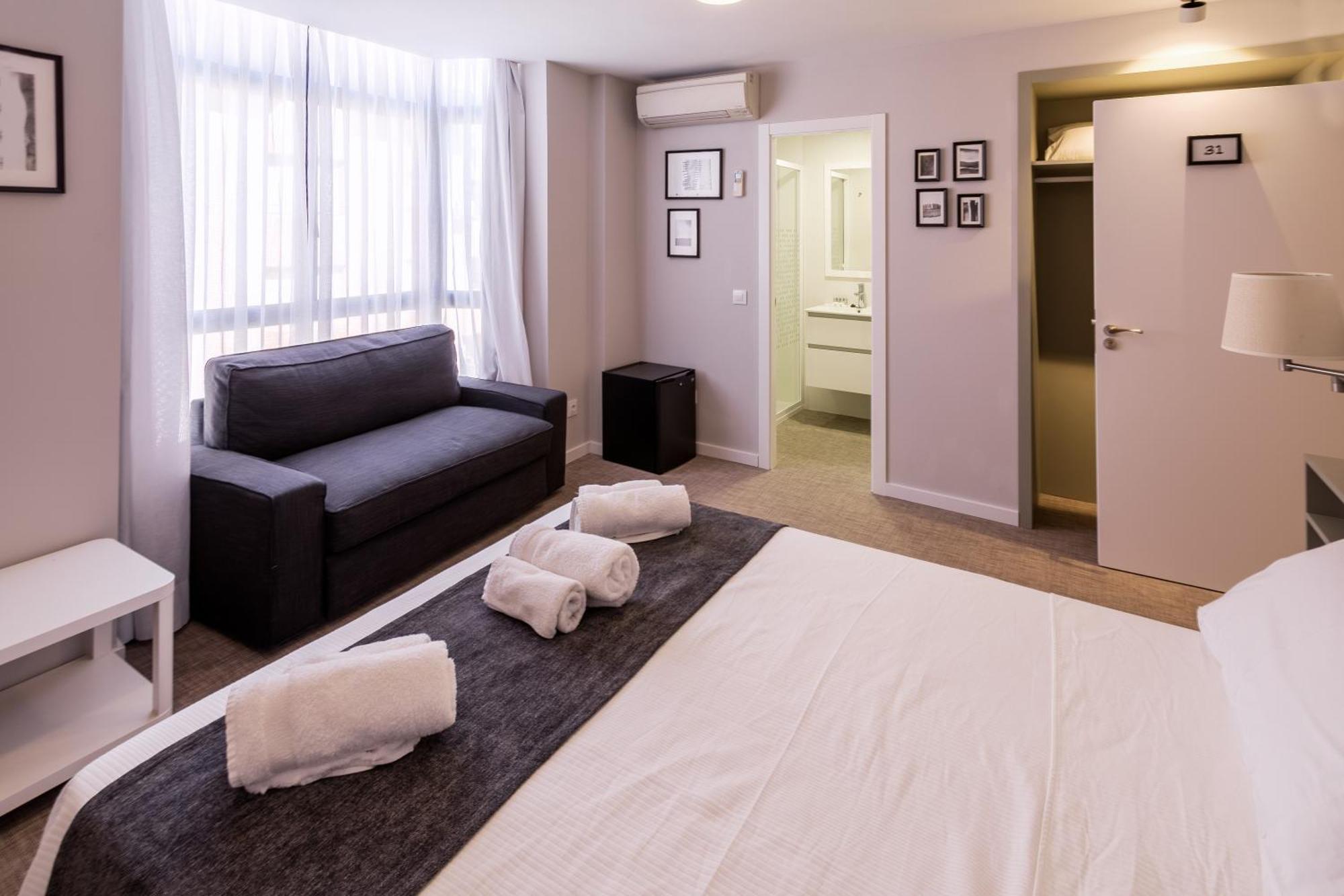 Hostal Gran Via Pinto Extérieur photo