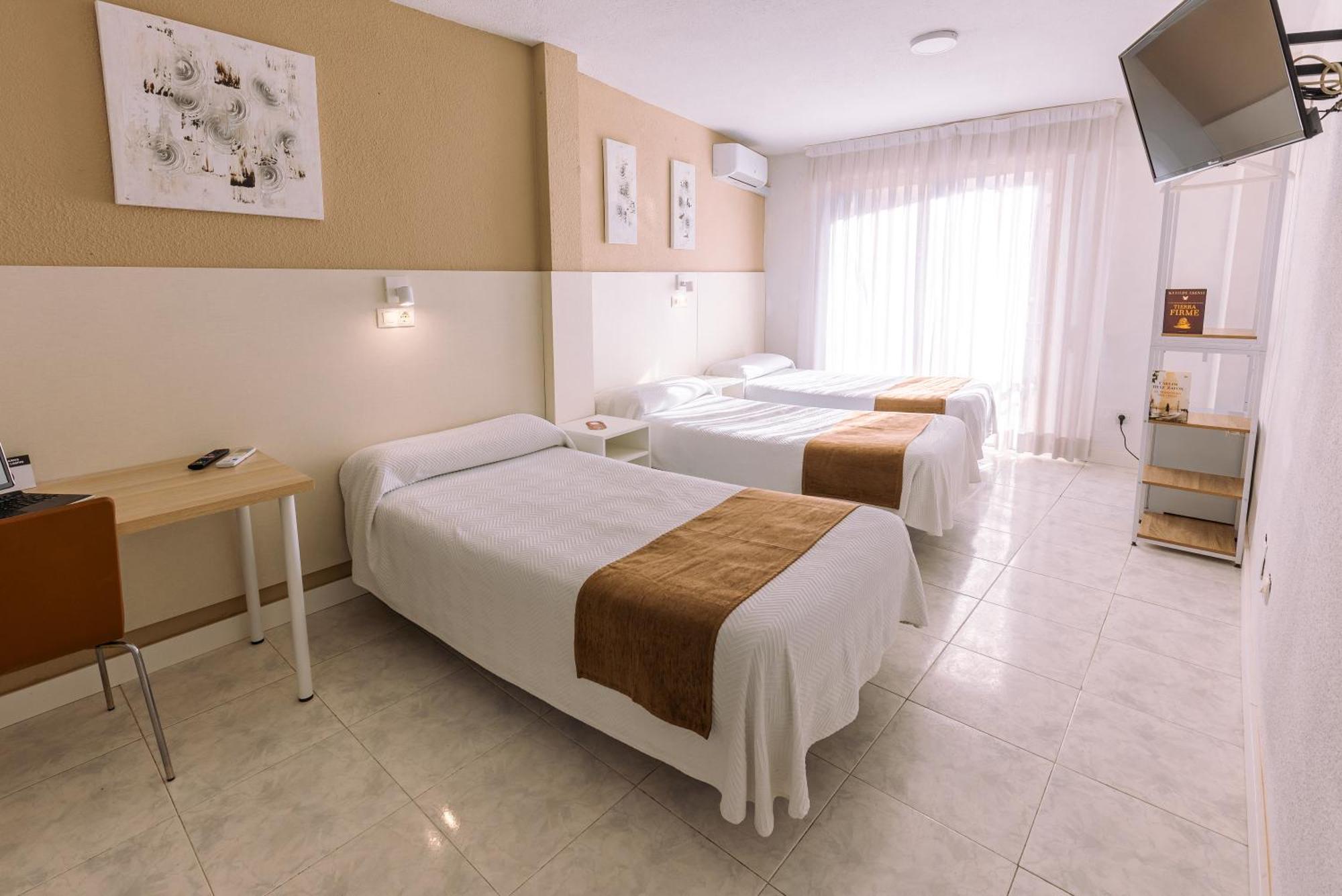 Hostal Gran Via Pinto Extérieur photo