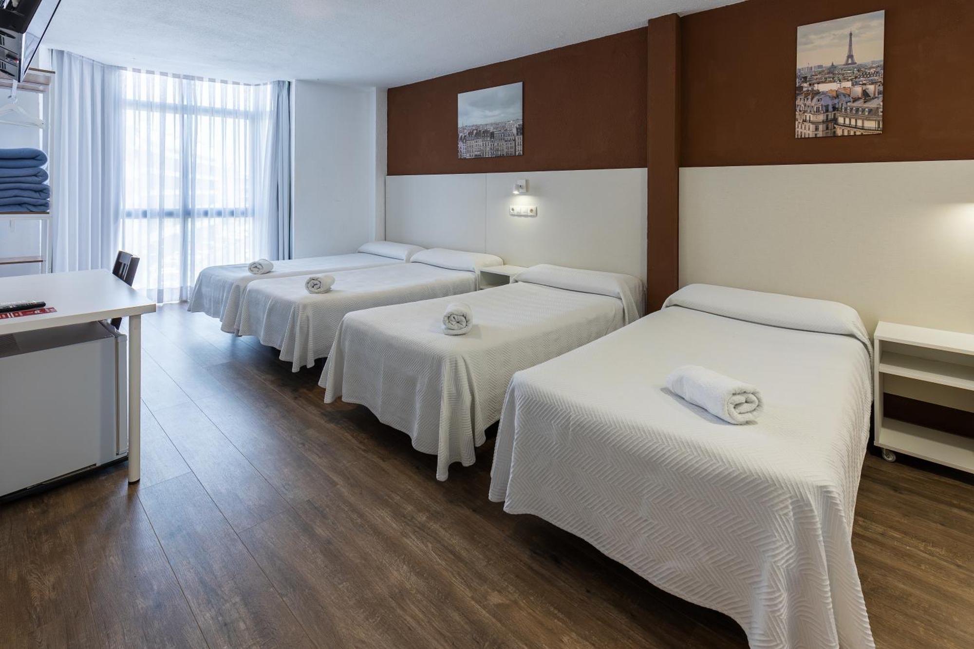 Hostal Gran Via Pinto Extérieur photo
