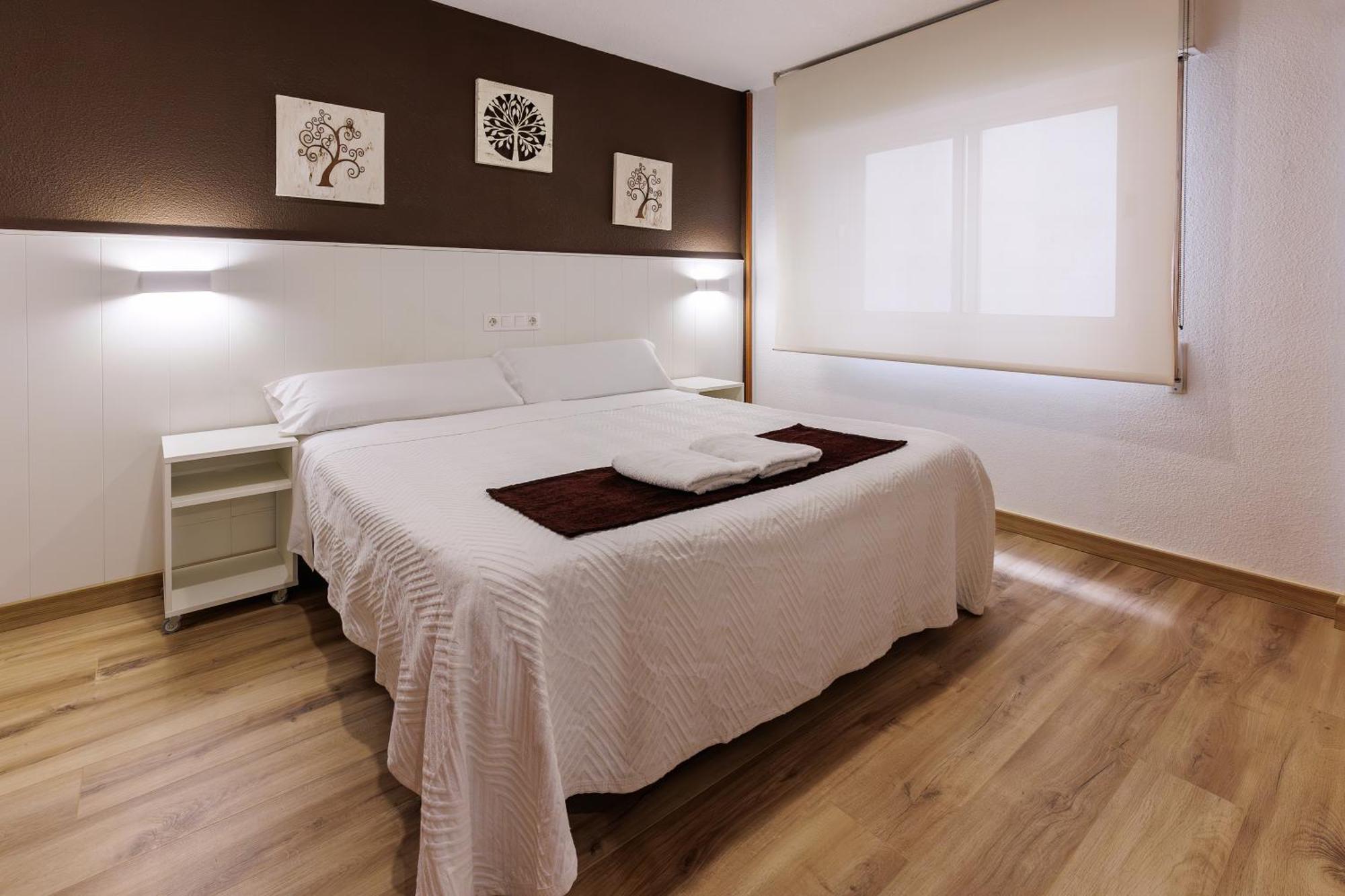 Hostal Gran Via Pinto Extérieur photo