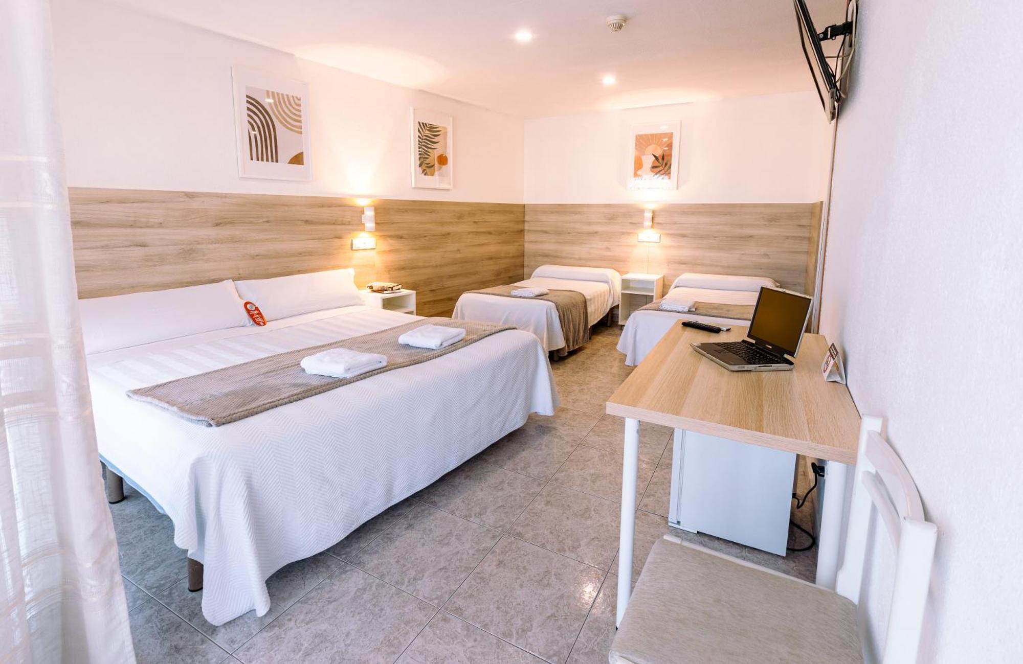 Hostal Gran Via Pinto Extérieur photo