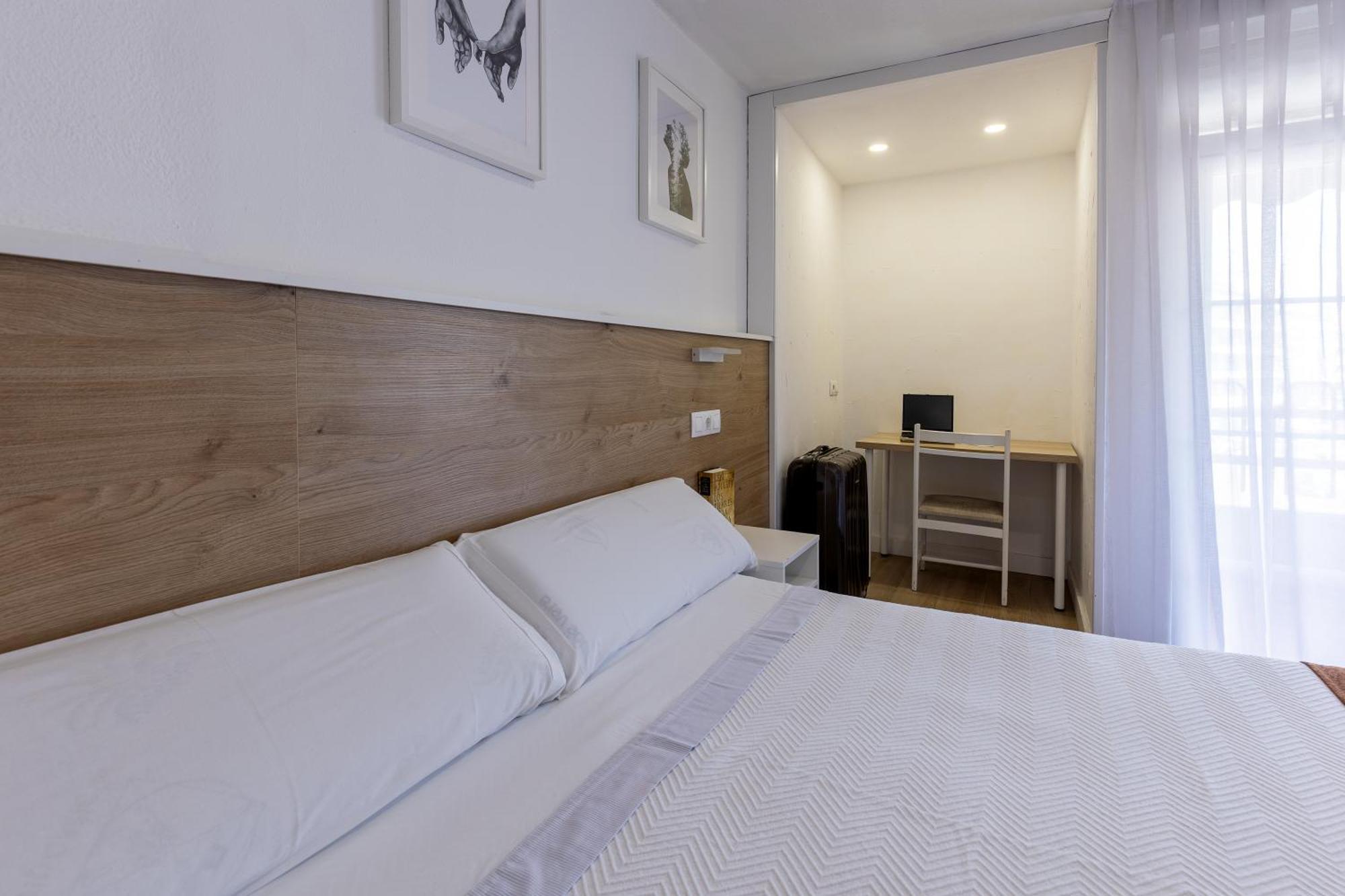 Hostal Gran Via Pinto Extérieur photo
