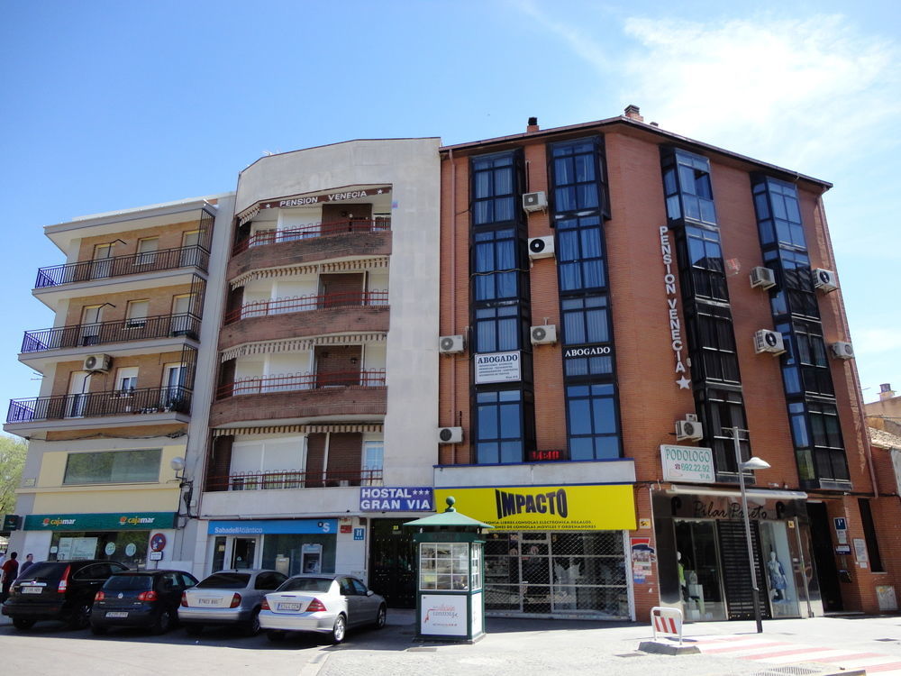 Hostal Gran Via Pinto Extérieur photo